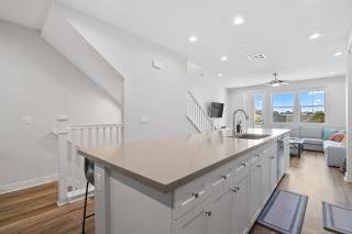 O'side Oasis 4-Bed, 4-Bath Home - Oceanside - 5