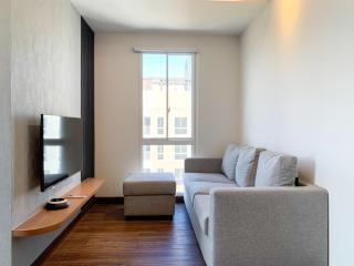 Stylisth Designed 1BR at Tokyo Riverside PIK 2 Apartment By Travelio - Rawalembang - 8