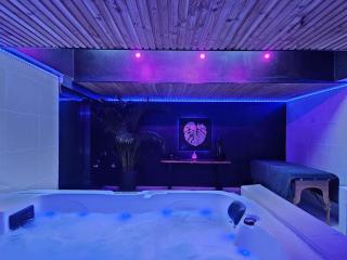 Appart design Jacuzzi Sauna, Salle de sports - Emmerin - 0