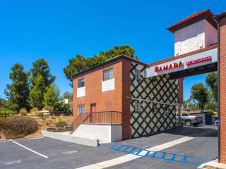 Ramada by Wyndham San Diego Poway Miramar - Poway - 2