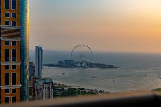 The Luxe Marina Experience - Stylish 2BR with Sweeping Balcony Views for Total Relaxation - Dubai - 9