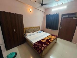 Shree Raj Homestay AC Room - Ayodhya - 9