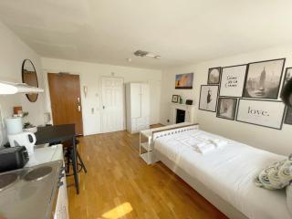 The Leinster Studio - Londra - 9
