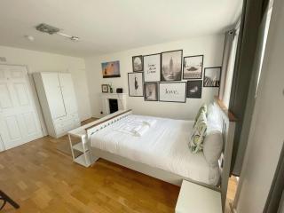The Leinster Studio - Londra - 0
