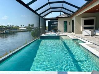 Villa Twenty Two by CoralVilla - modern, pool & spa - Shell Point Village - 7