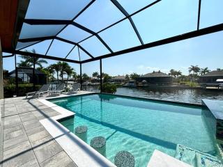 Villa Twenty Two by CoralVilla - modern, pool & spa - Shell Point Village - 3