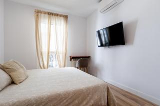 Charming Two-Bedroom Apartment - Madrid - 4