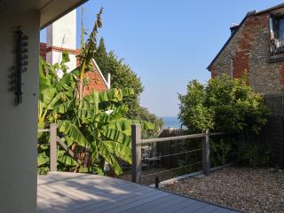 The Old Garage - Sea view retreat - 3