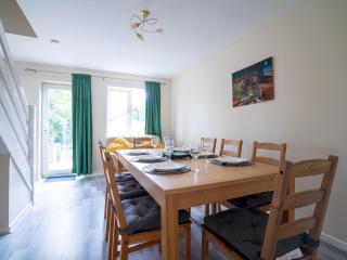 3 Bedroom family home Parking Garden Pass the Keys - Stroud - 0