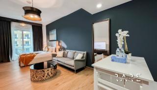 Rare Holiday Homes - Near City Center Ma'eisem - Pool view - Crescent Tower A - R706 - IMPZ - Dubai - 0