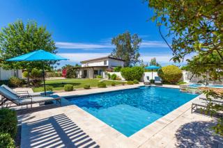 Charming Desert Villa & Casitas with Sportcourt & Pool - Phoenix - 0