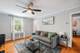 Charming Townhouse Retreat by CozySuites - 9