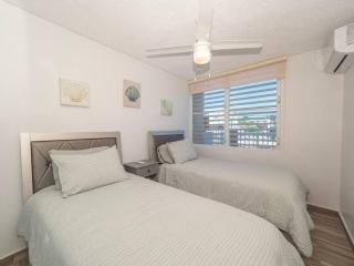 Steps to beach, Ocean View, Pool - Luquillo - 3
