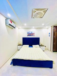 Cozy and comfy apartment in bahria lahore - 2