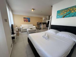 B075-Studio agréable centre Cannes - 0