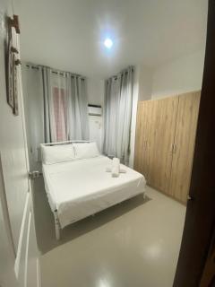 The Overnight Transient House - 1