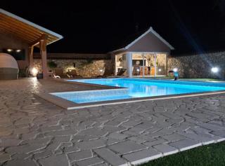 Villa Nika - Lozovac - 0
