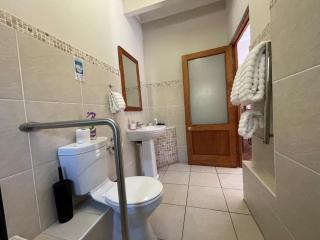 Mongoose Manor BnB - Sunridge Park - 3