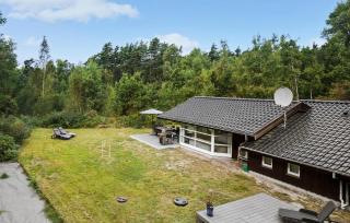 4 Bedroom Awesome Home In Nexø - Neksø - 2