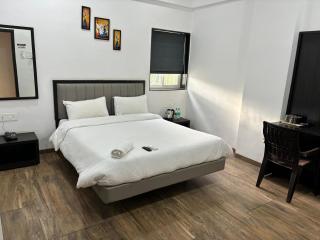 Sunny Executive - Satara - 9