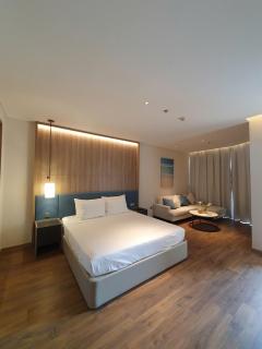 A La Carte Ha Long Apartment - Ha Long Bay View, Beachside - 7