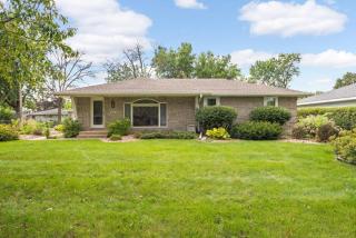 Cottage Grove Haven, Spacious 4-Bed, 3 Baths Retreat - 2