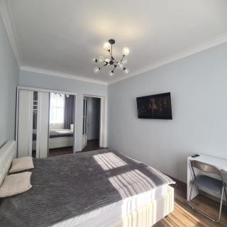 ULTRACENTRAL 2BD with Terrace - 3