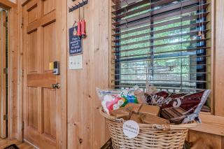 Romantic Tip Top Hideaway, BOOK 2 NIGHTS GET 1 NIGHT FREE - Stovall Mill - 2