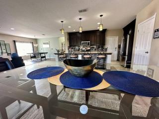 Spacious Fun, Convenient Home Theater Near Disney - Davenport - 7