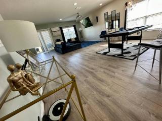 Spacious Fun, Convenient Home Theater Near Disney - Davenport - 1