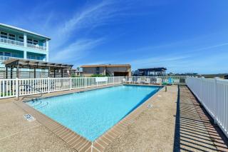 Direct Beach Access Sunny Port Aransas Condo - Port Aransas - 9