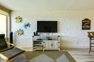 Direct Beach Access Sunny Port Aransas Condo - Port Aransas - 6