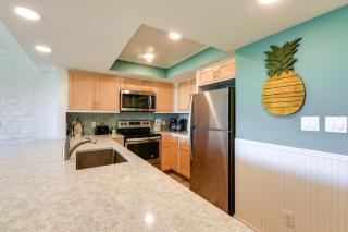 Direct Beach Access Sunny Port Aransas Condo - Port Aransas - 1