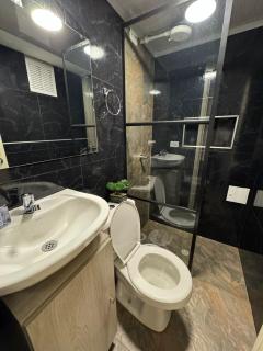 Gato Neon Hostel - 8