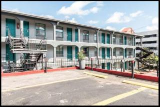 Motel 9 University-Downtown - Austin - 3