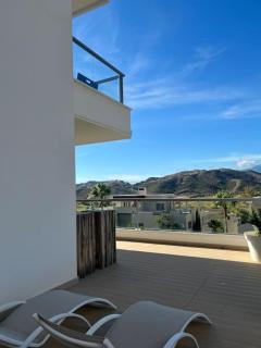 Modern 3 bed with pool - 7