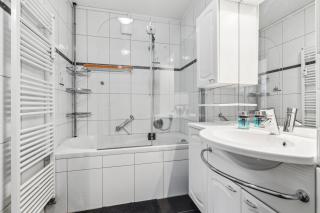 Comfort Apartment in Homburg - 24h Self-Check-in - Uni-Nähe - 3 Schlafzimmer - Parkplatz - Badewanne - Balkon - WLAN - 4