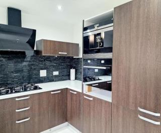 New build modern high spec house - 2