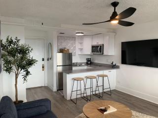 Modern Charm at The George 304 - 9