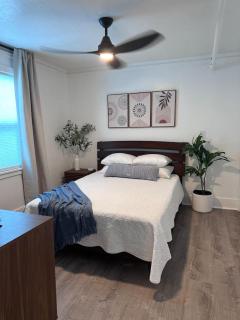 Modern Unit 313 at The George - Klamath Falls - 8