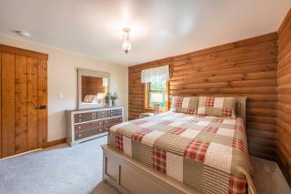 Maple Leaf Cabin - Millersburg - 1