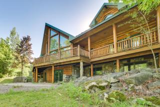 St Marys River Views Cabin with Wraparound Deck! - 9