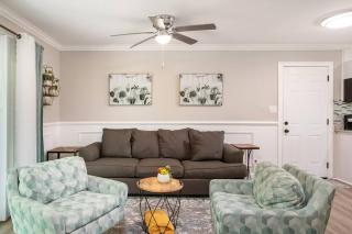 Cute Apt Near the Airport-9B - 0