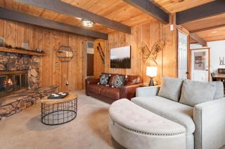 Green Leaf Lodge - Classic mountain Gambrel cabin with Hot Tub! - 8