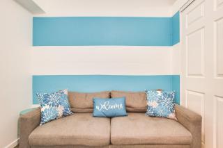 Near Haulover Park Hollywood Cottage with Yard! - 7