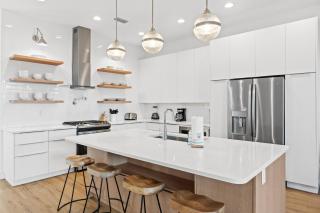 Take It Easy by Book That Condo - 4