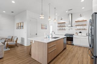 Take It Easy by Book That Condo - 1