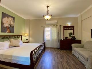 Luxurious New Cairo Villa Private Garden & Prime Location - 3