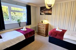 Chelmsford Comfort Retreat Spacious 4 Bedroom Sleeps 7 Free Parking - 4