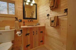 Couple Retreat Cabin-near Smoky Mountain Railroad-Hot Tub - Bryson City - 7
